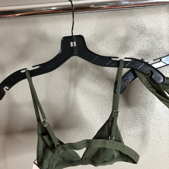 Bikini - Picture 5 of 5